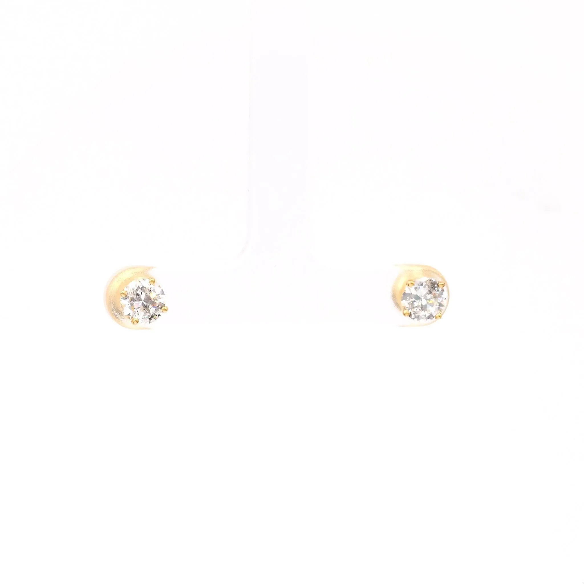 1.32 Carat Total Weight Diamond 18k Yellow Gold Stud Earrings