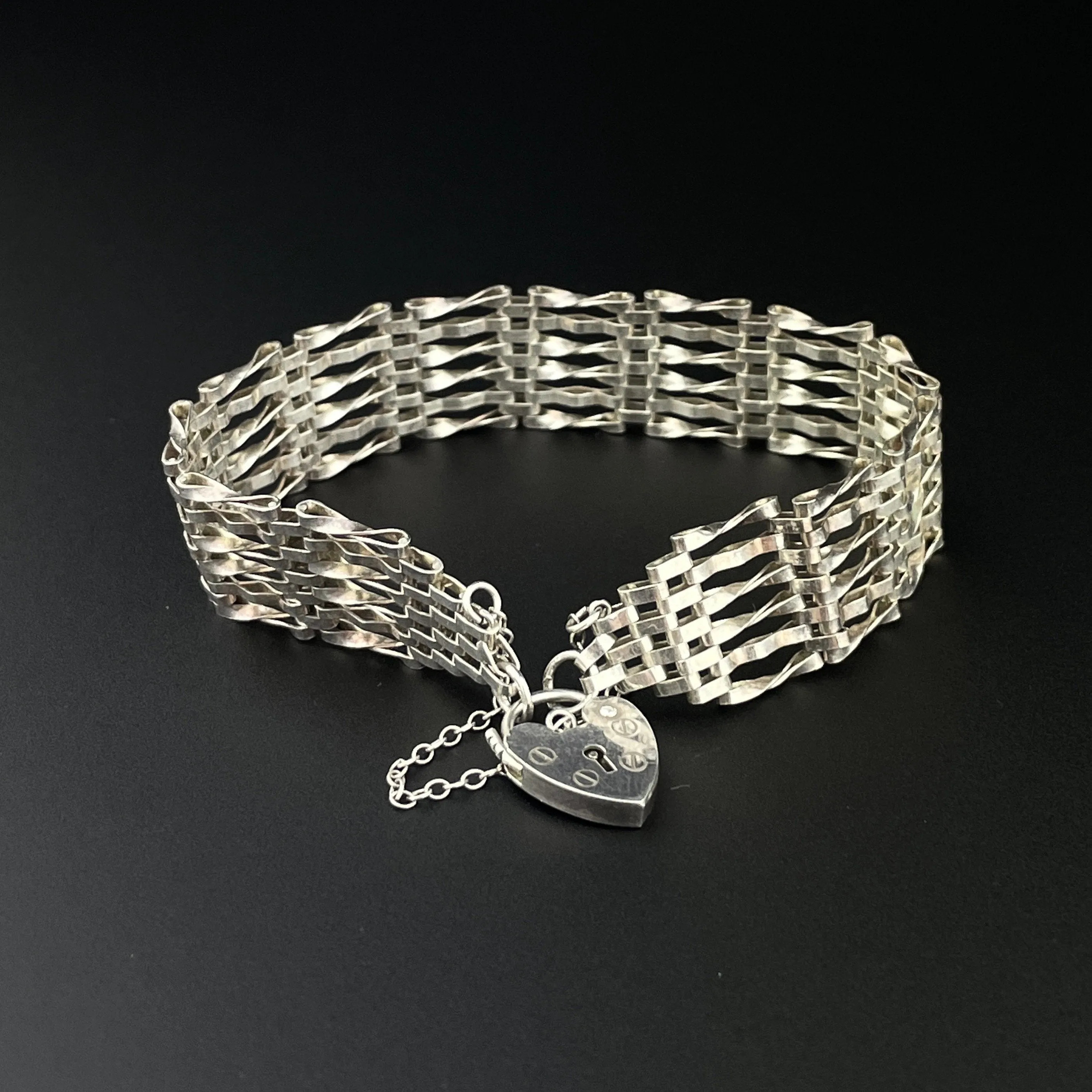 Antique Silver Heart Padlock Gate Link Bracelet