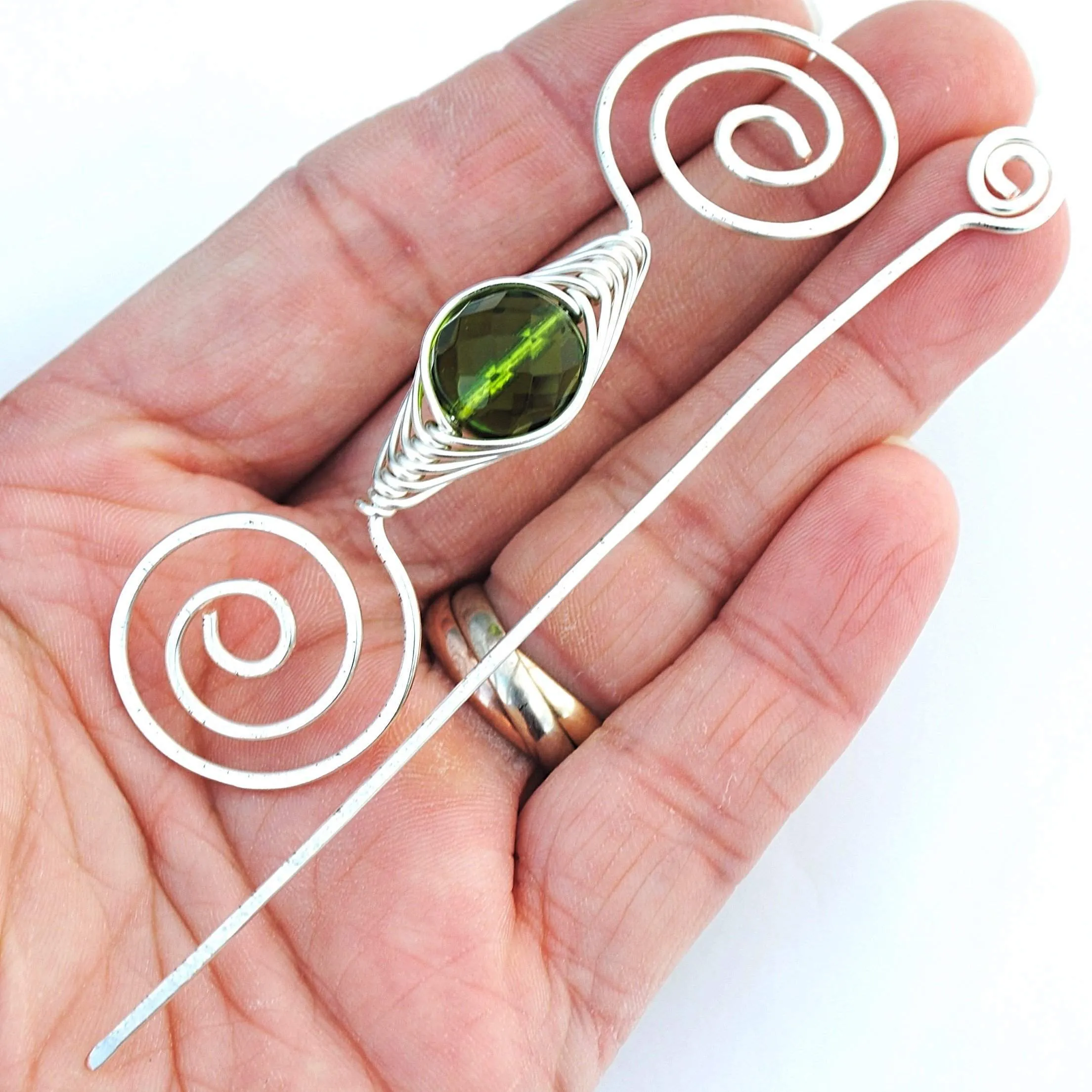 August Peridot Shawl Pin - Noteworthy Birthstone Silver