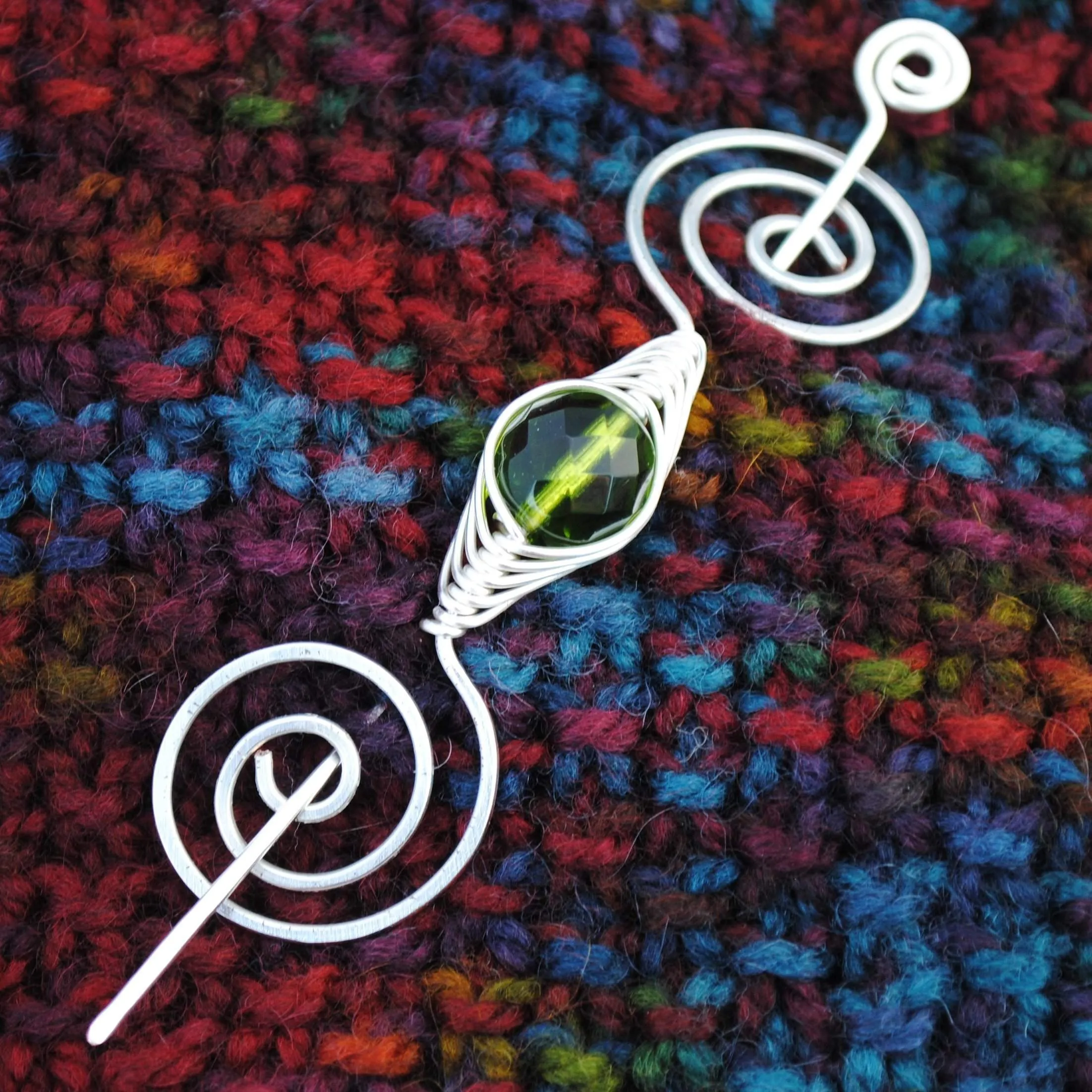 August Peridot Shawl Pin - Noteworthy Birthstone Silver