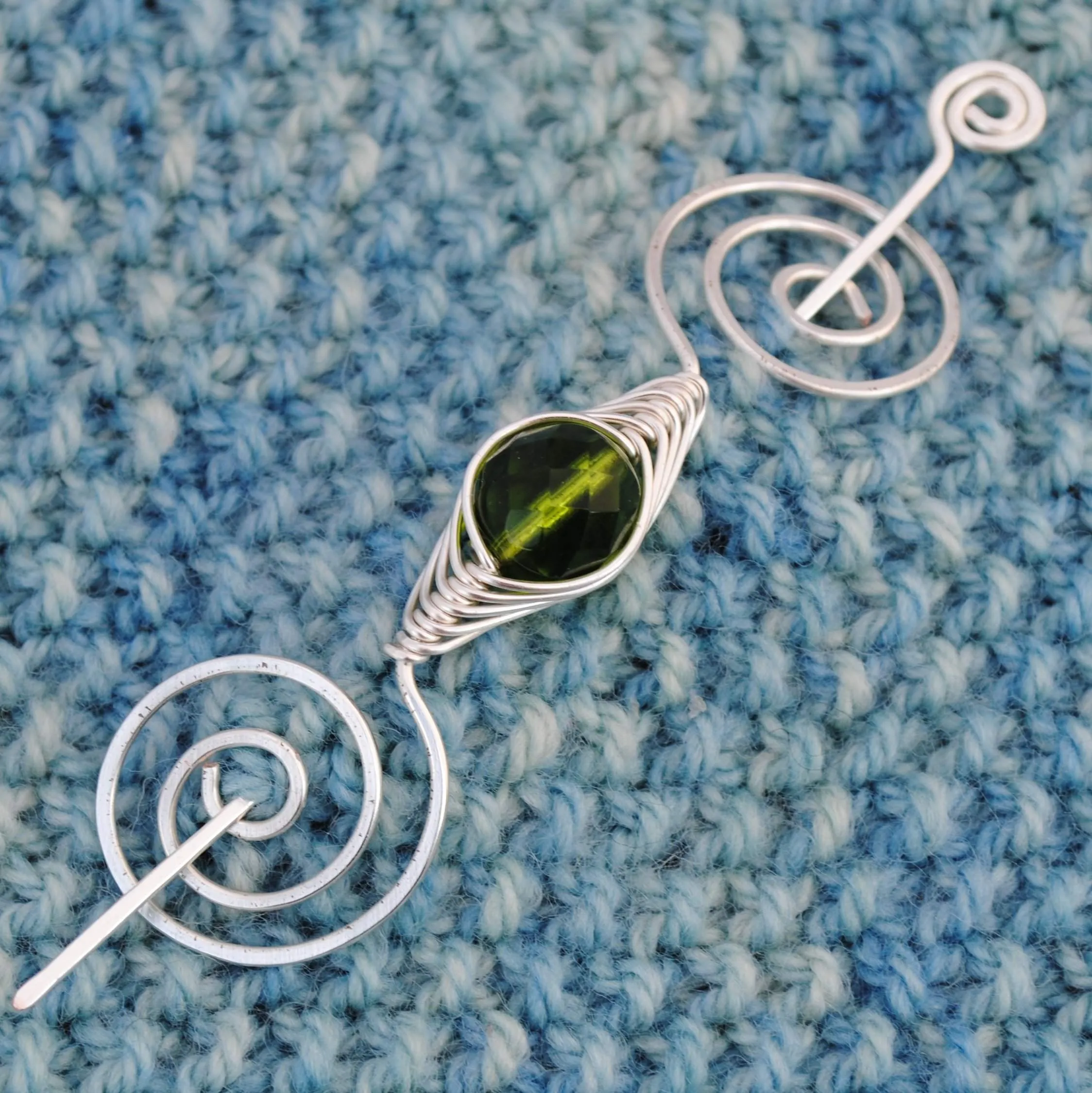 August Peridot Shawl Pin - Noteworthy Birthstone Silver