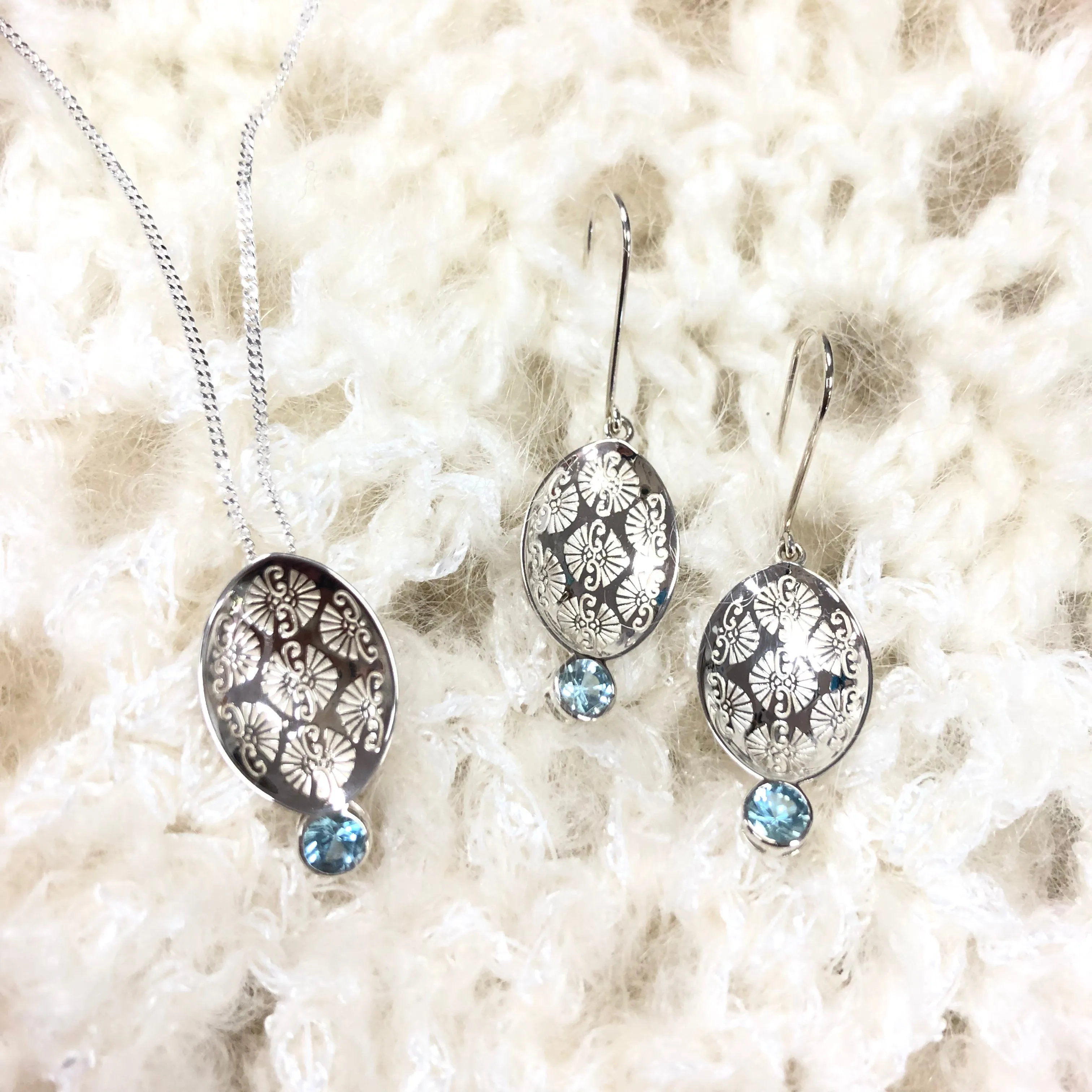 Pattern Leaf Pendant Ai160P