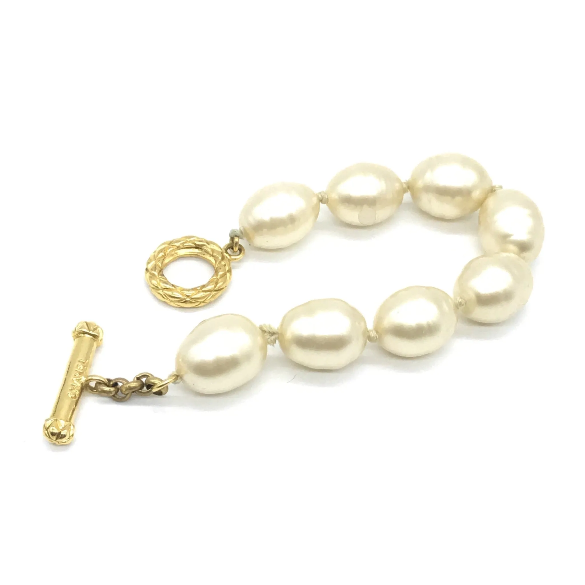 Vintage Chanel Oval pearl Bracelet